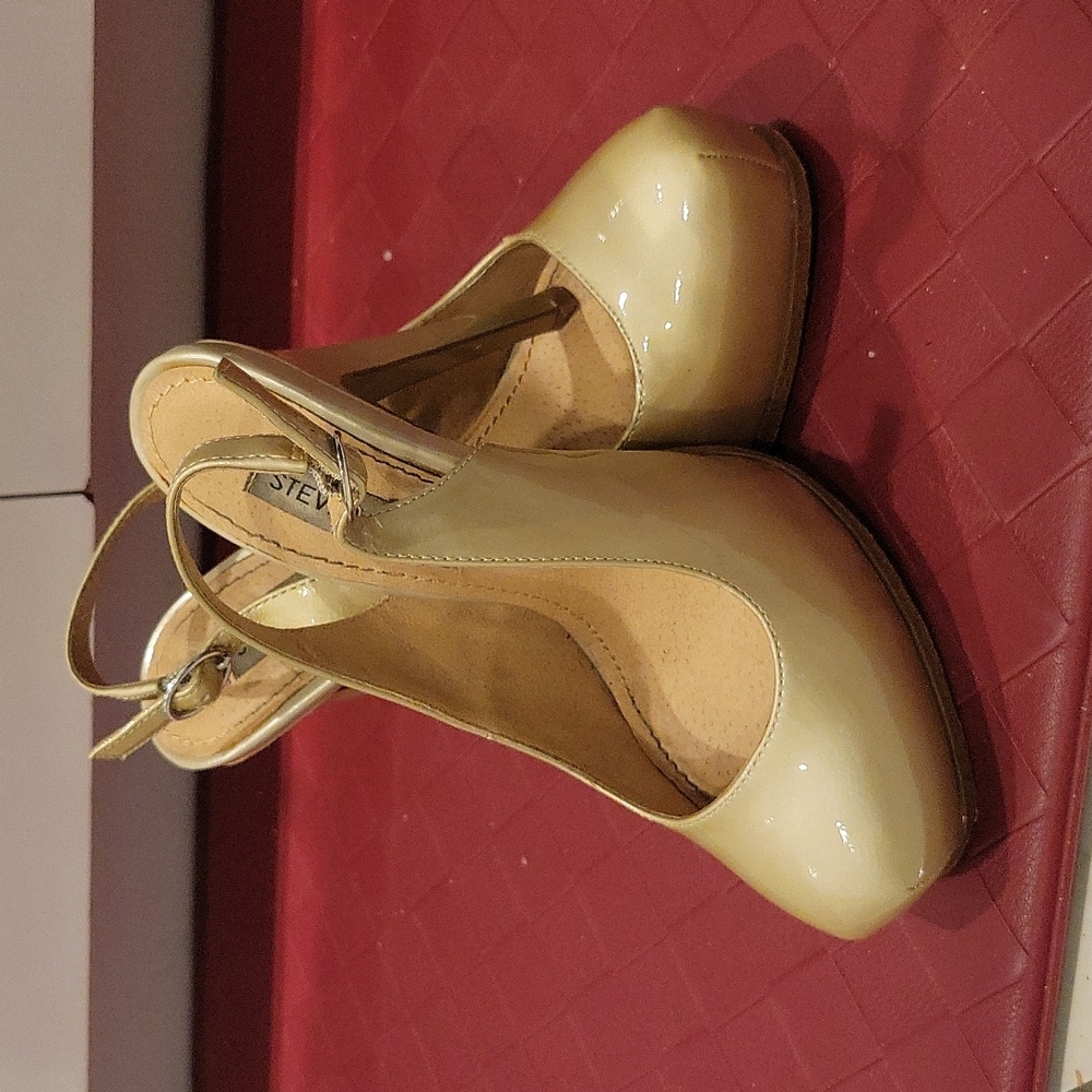 Steve Madden Staciee Patent Heel. Size 6.5. - image 1